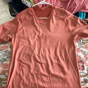 Lululemon tee shirt